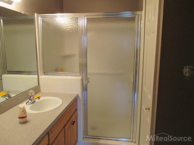 4056 April Lane Sterling Heights, MI 48310 - Photo 11 of 21 31217108-10.JPG