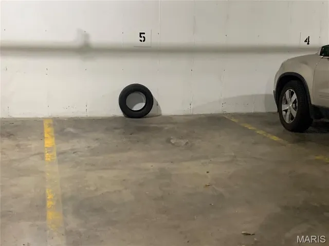 $239,900 | 1521 Hedgeford Drive, Unit 5, Chesterfield, MO 63017