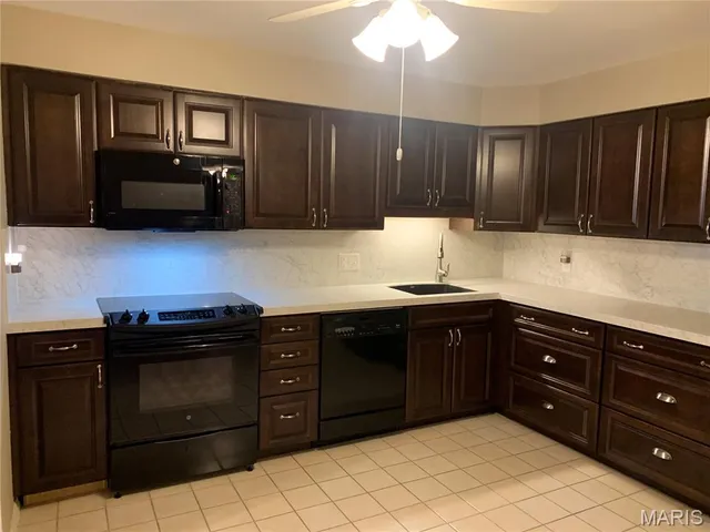 $239,900 | 1521 Hedgeford Drive, Unit 5, Chesterfield, MO 63017