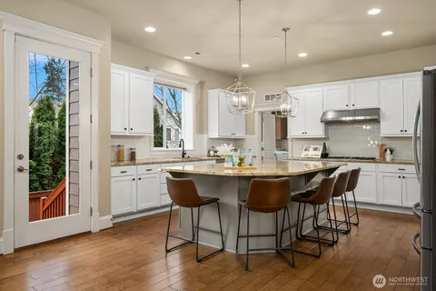 $1,498,000 | 12211 168th Court Northeast, Redmond, WA 98052
