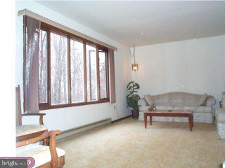 1995 Miller Road Pennsburg, PA 18073 - Photo 2 of 6 Gallery Image 2