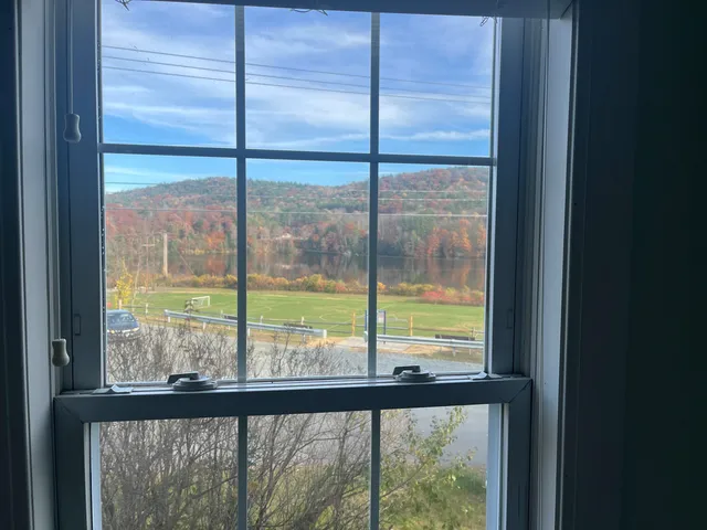 $599,000 | 68 Passumpsic Avenue, Hartford, VT 05088