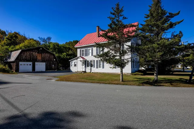 $599,000 | 68 Passumpsic Avenue, Hartford, VT 05088