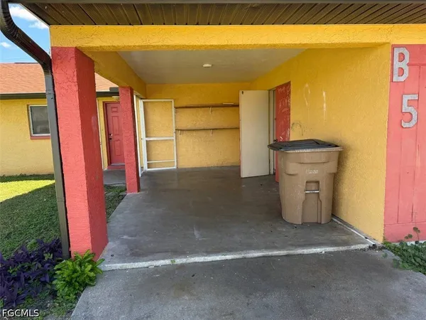 $1,575 | 537 Southeast 6th Place, Unit B, Cape Coral, FL 33990