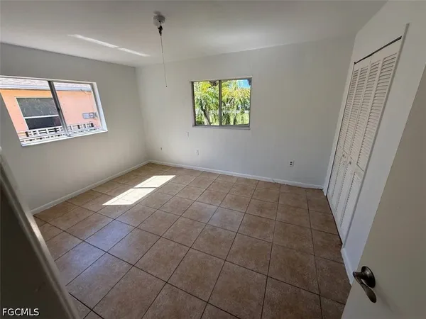 $1,575 | 537 Southeast 6th Place, Unit B, Cape Coral, FL 33990