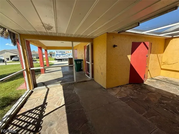 $1,575 | 537 Southeast 6th Place, Unit B, Cape Coral, FL 33990