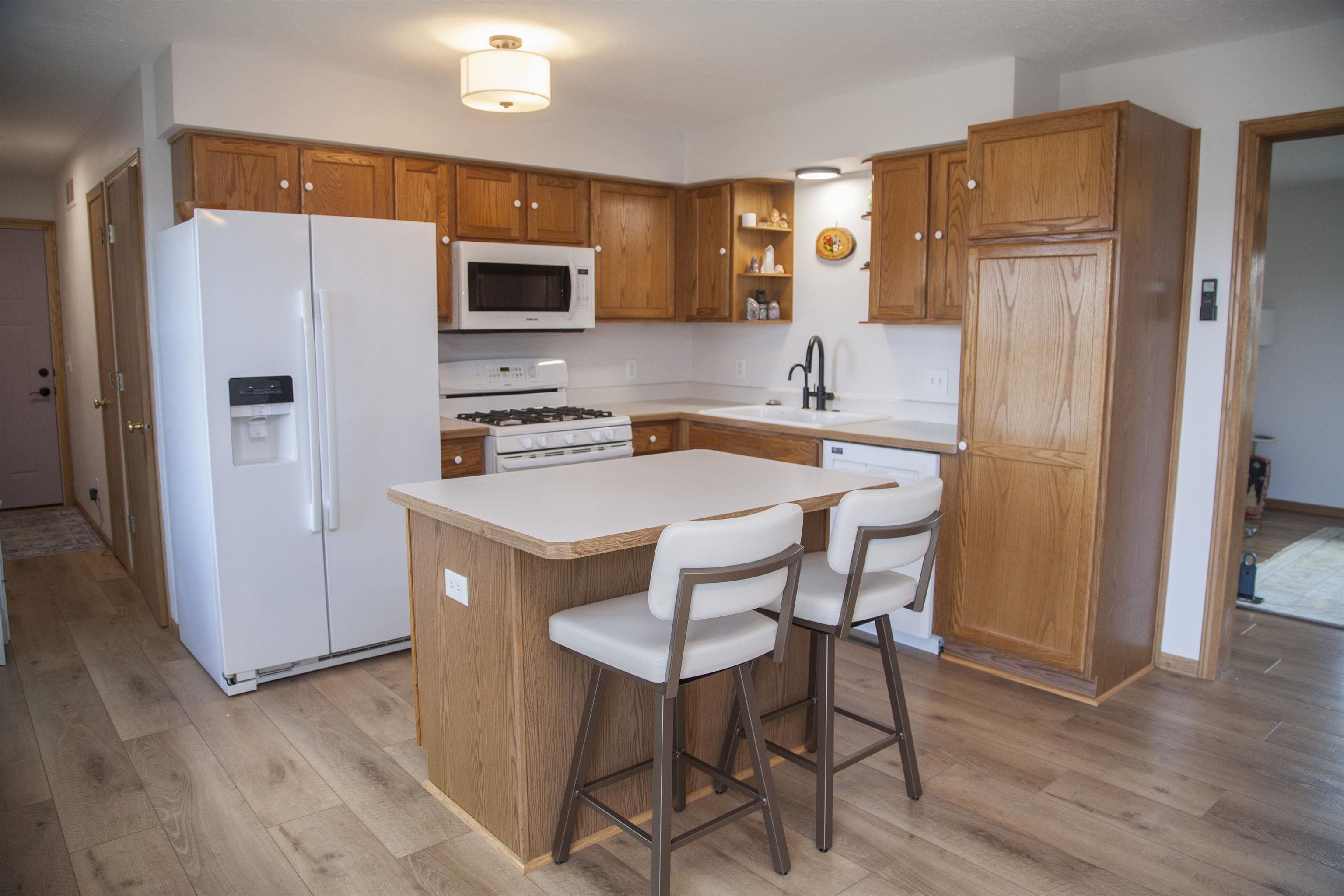N8436 Marty Road New Glarus, WI 53574 - Photo 6 of 37