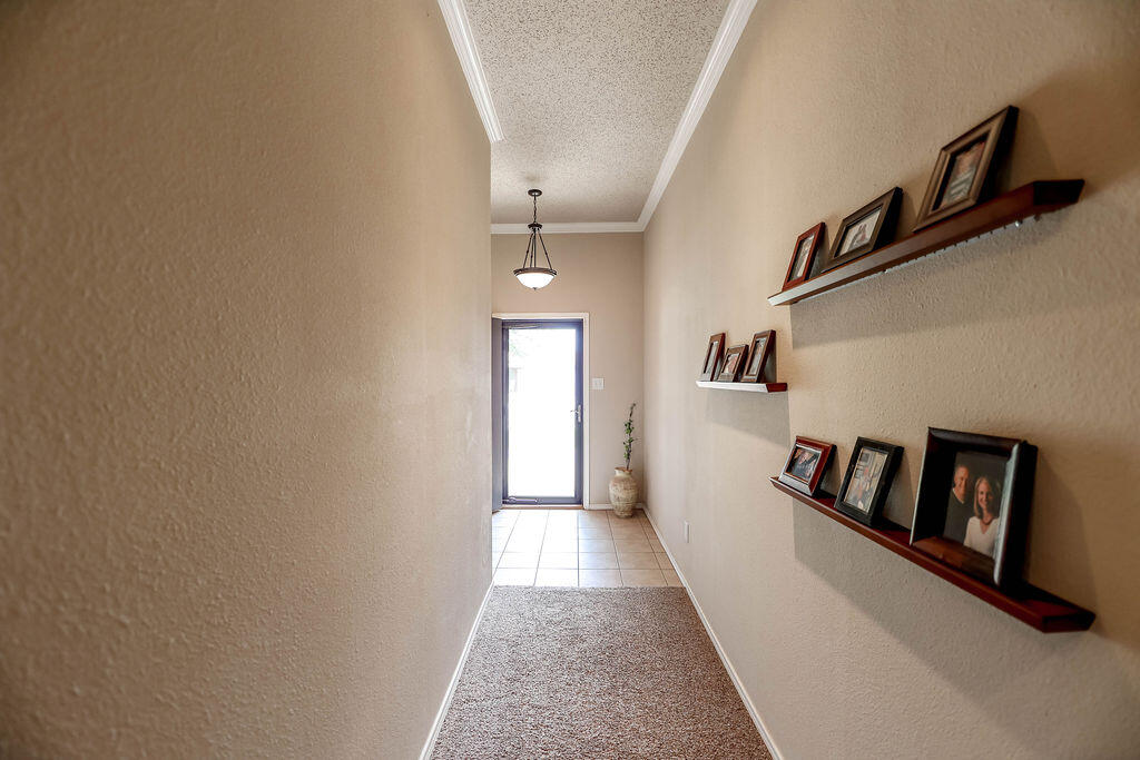 6540 87th Street Lubbock, TX 79424 - Photo 6 of 34 6540_87THST_BYFORD-3