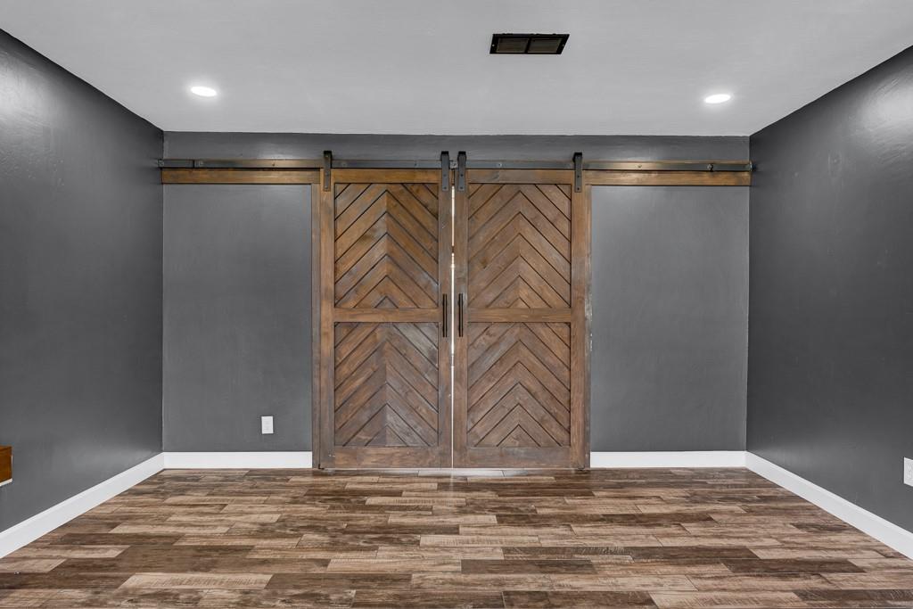 6117 Gainsborough Road Amarillo, TX 79106 - Photo 5 of 40 a view of an empty room