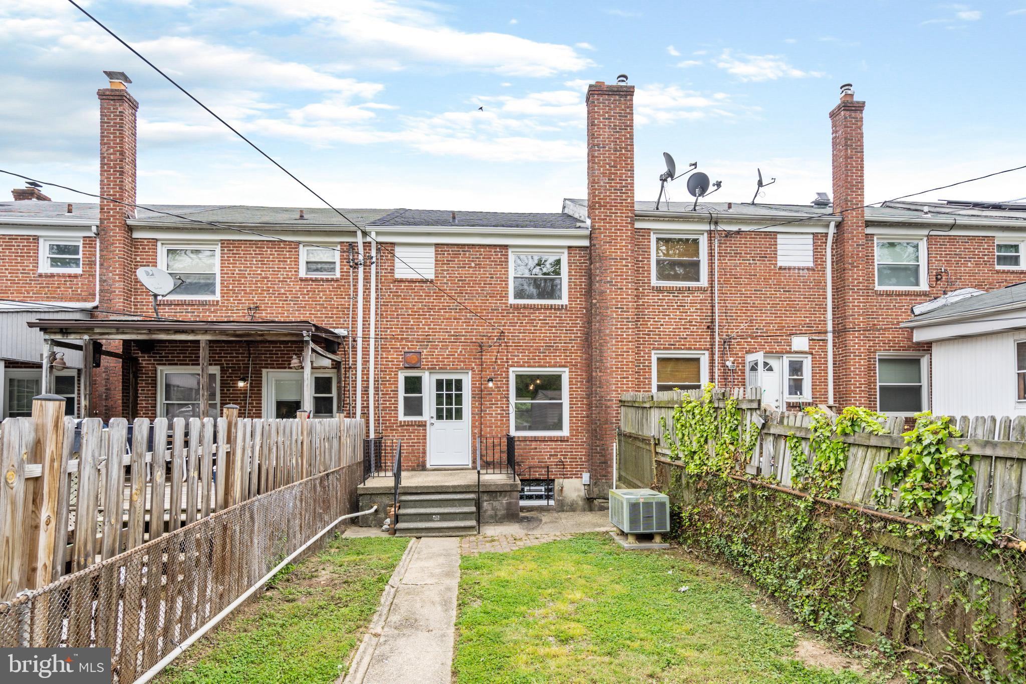 4444 Scotia Road Baltimore, MD 21227 - Photo 20 of 39 Rear