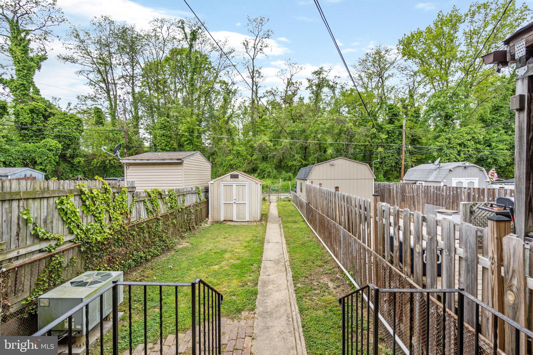 4444 Scotia Road Baltimore, MD 21227 - Photo 21 of 39 Rear