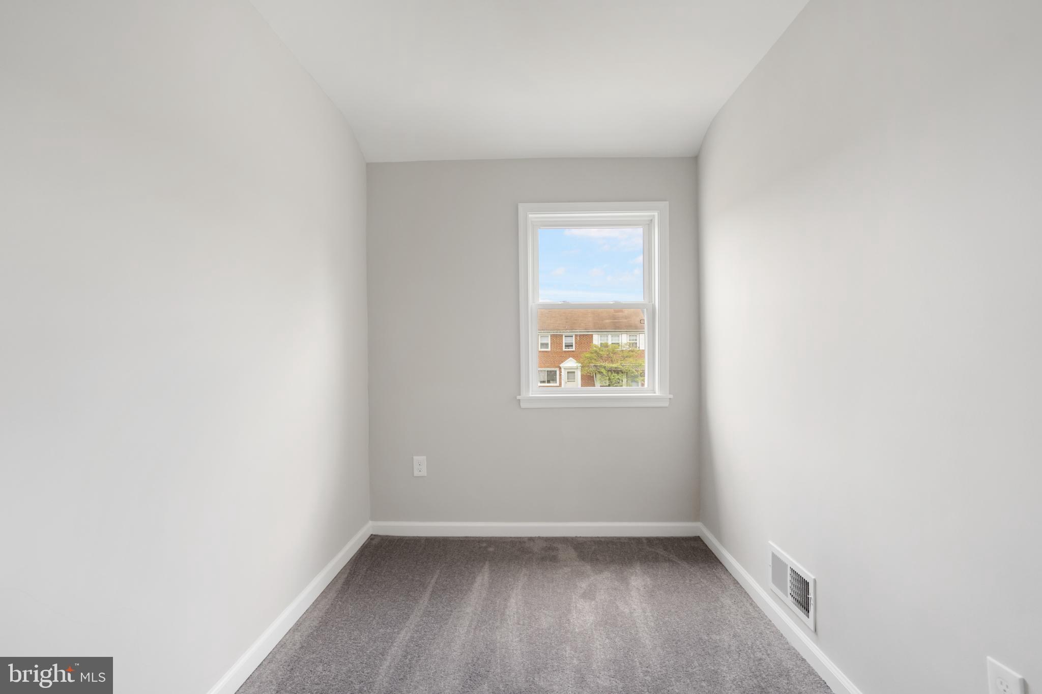 4444 Scotia Road Baltimore, MD 21227 - Photo 32 of 39 Interior