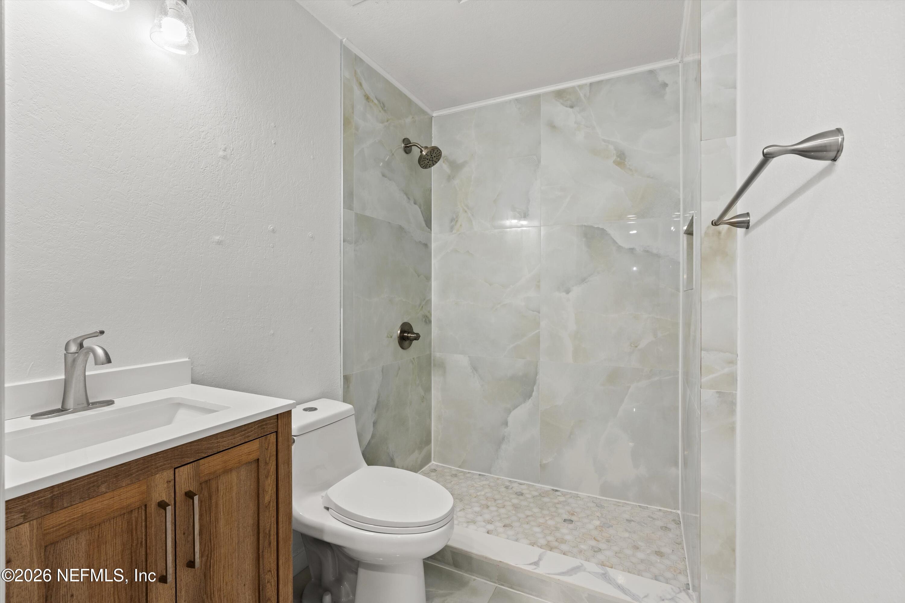 9745 Touchton Road, Unit 1802 Jacksonville, FL 32246 - Photo 5 of 41 20-Bathroom 2