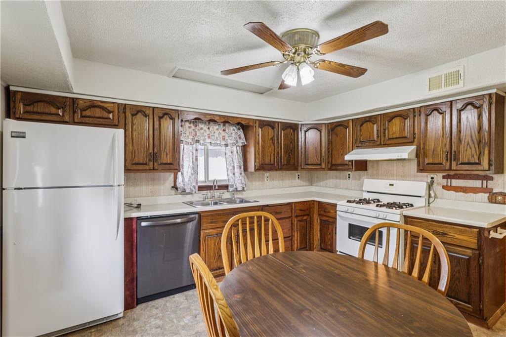 1913 Glen Road Aliquippa, PA 15001 - Photo 13 of 35 Gallery Image 13