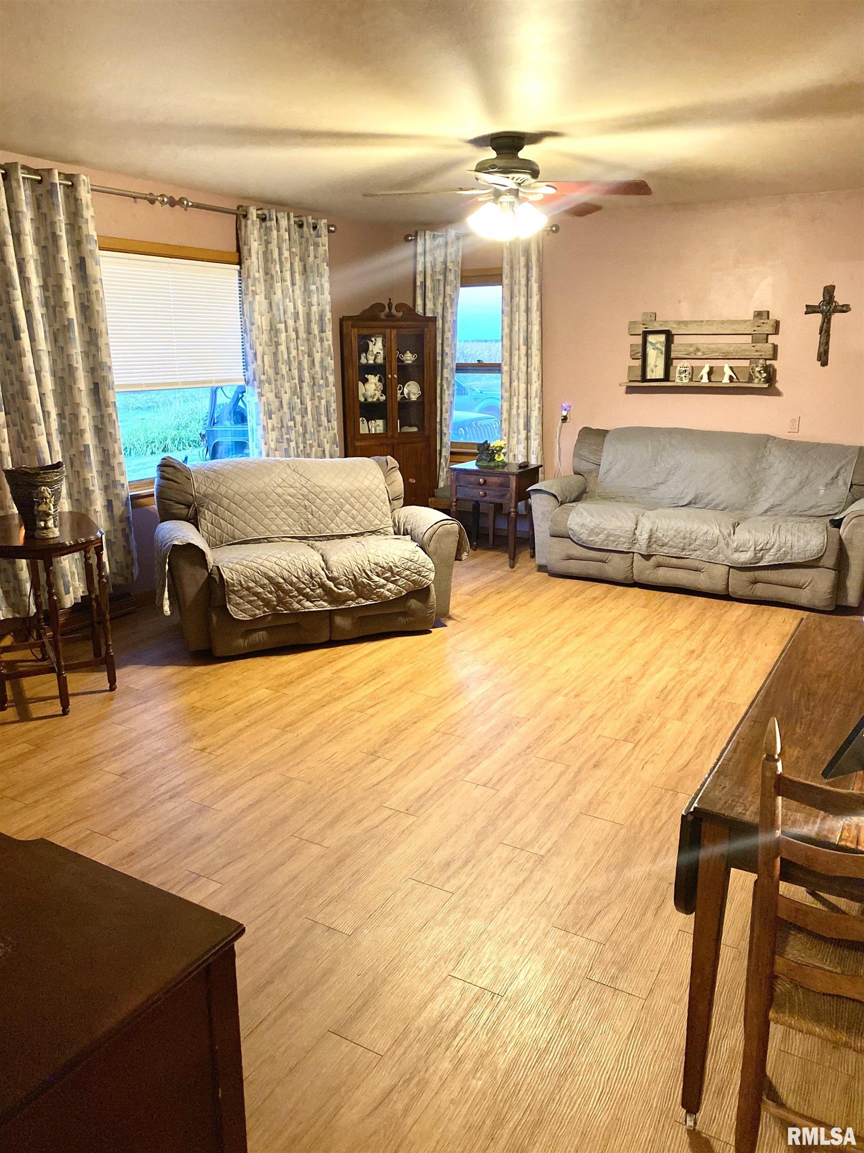 1225 Heaton Road Winchester, IL 62694 - Photo 5 of 34
