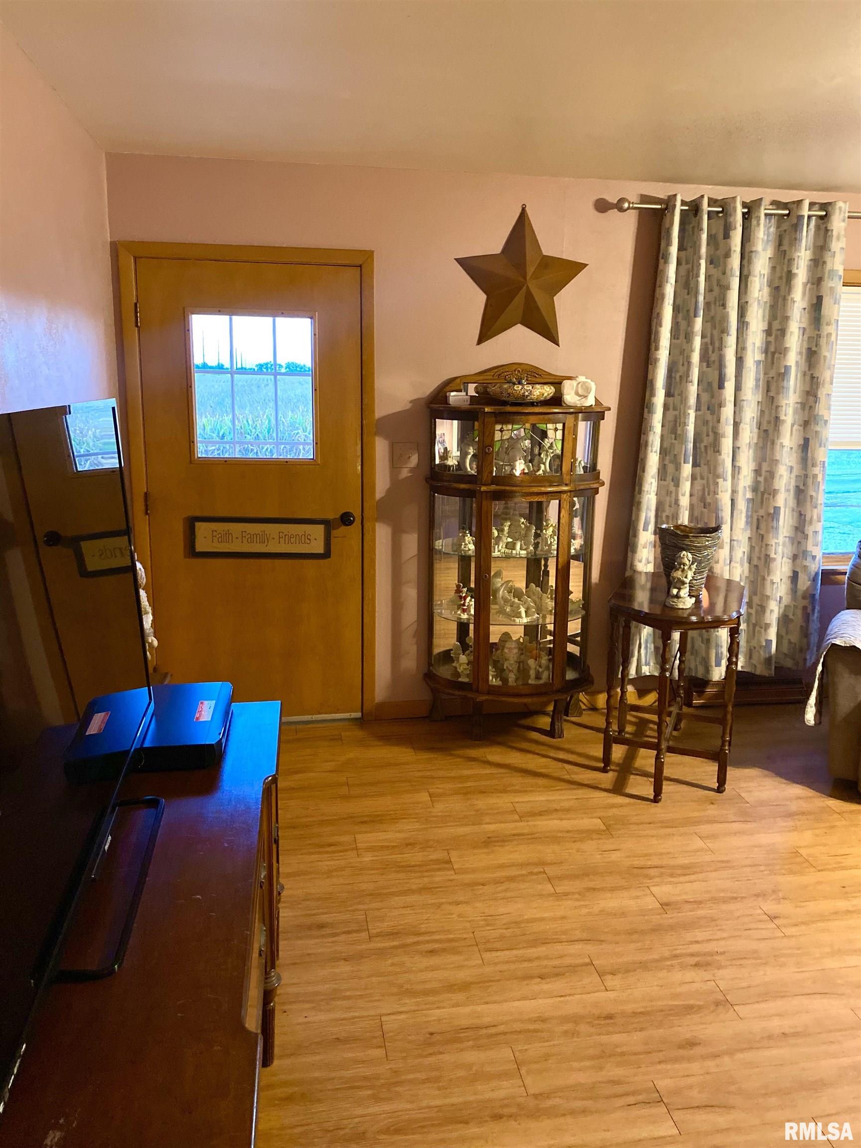 1225 Heaton Road Winchester, IL 62694 - Photo 6 of 34