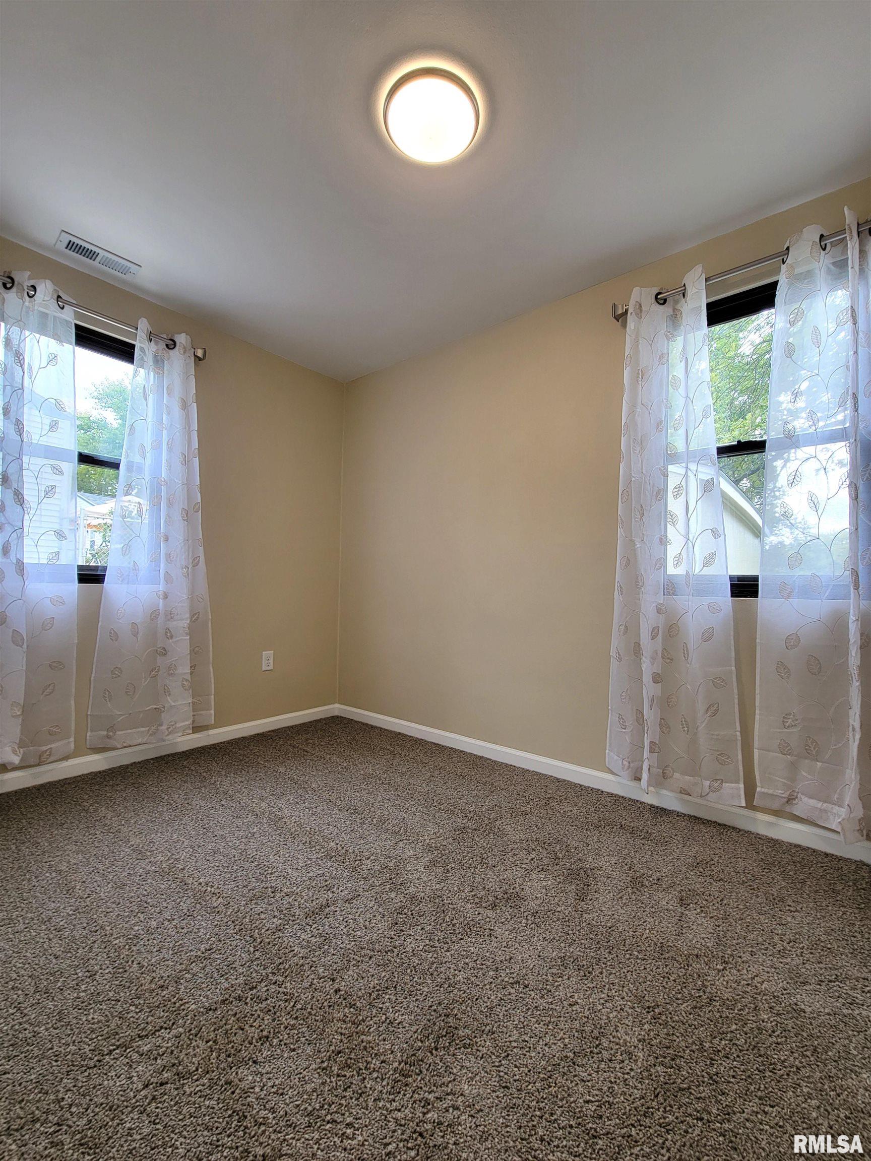 110 Berry Road Marquette Heights, IL 61554 - Photo 28 of 40 Gallery Image 28