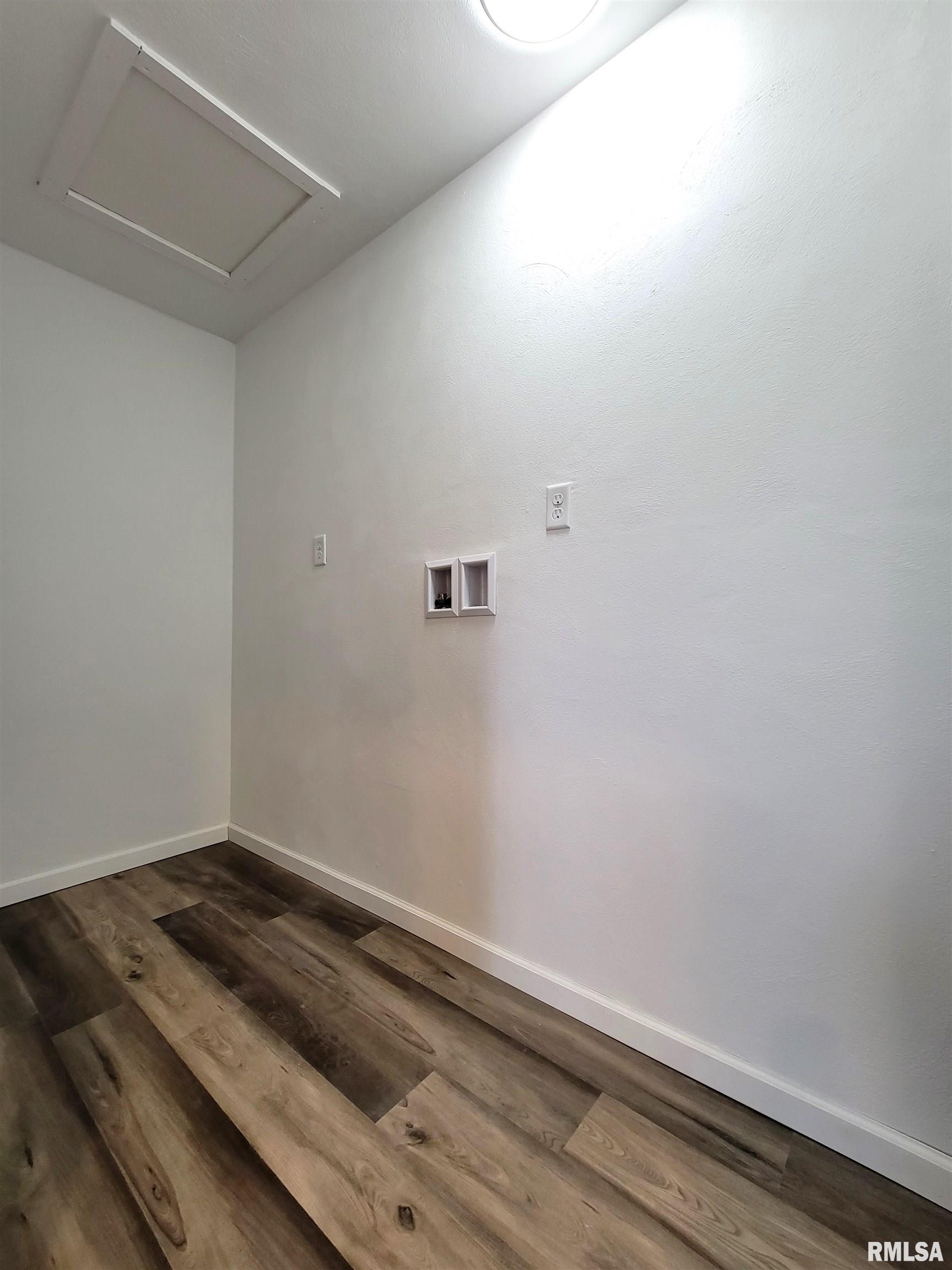 110 Berry Road Marquette Heights, IL 61554 - Photo 33 of 40 Gallery Image 33