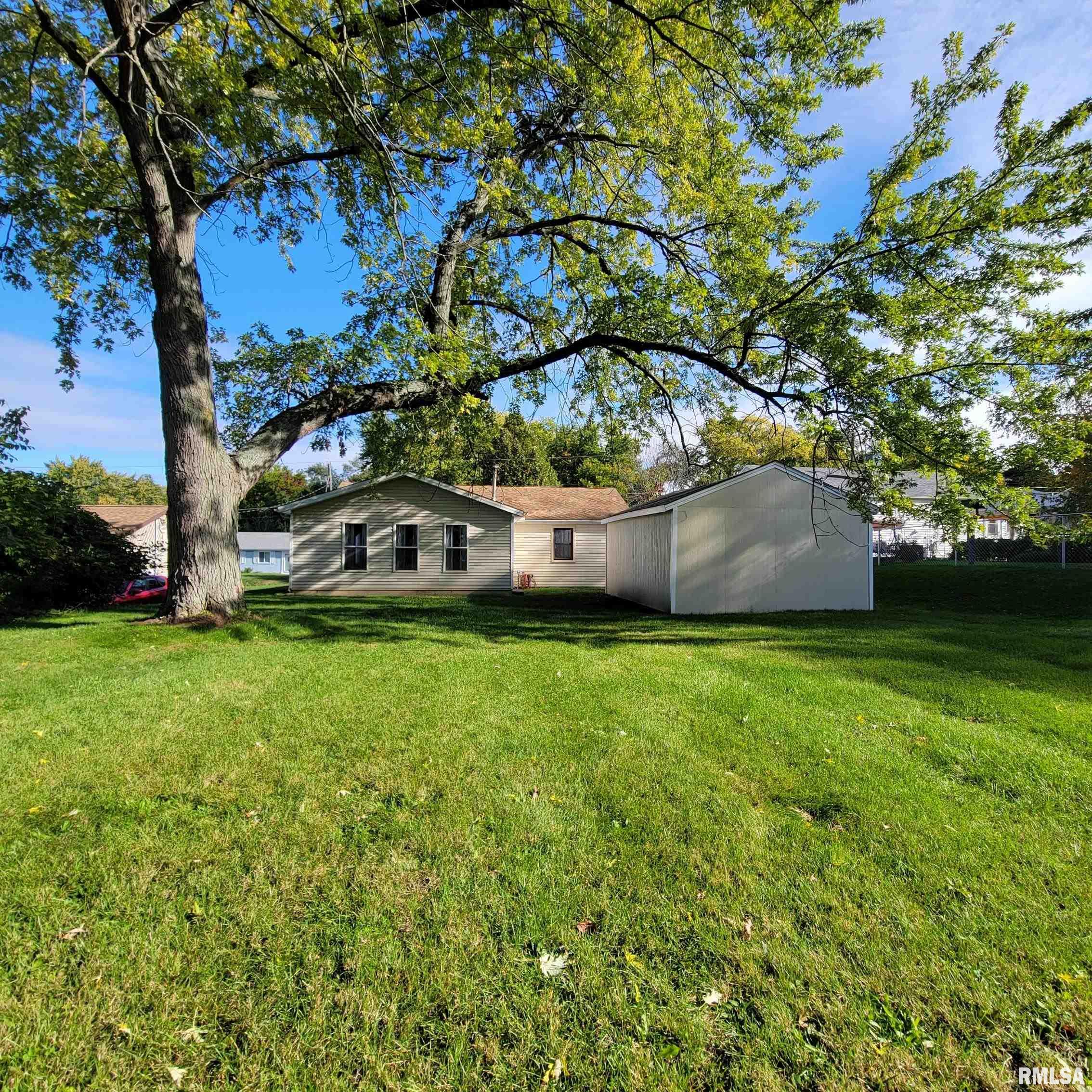 110 Berry Road Marquette Heights, IL 61554 - Photo 5 of 40 Gallery Image 5