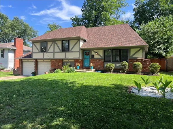 $395,000 | 10901 West 91st Terrace, Overland Park, KS 66214