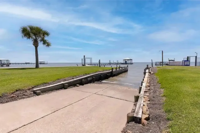 $20,000 | 7-6 & 6 6 Bob White Lane, Anahuac, TX 77514