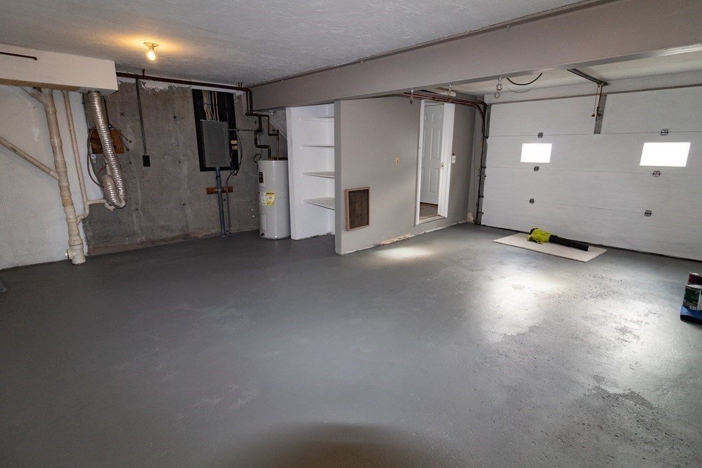 20 Rice Lane, Unit 2 Worcester, MA 01604 - Photo 16 of 17 a view of empty room with an empty space