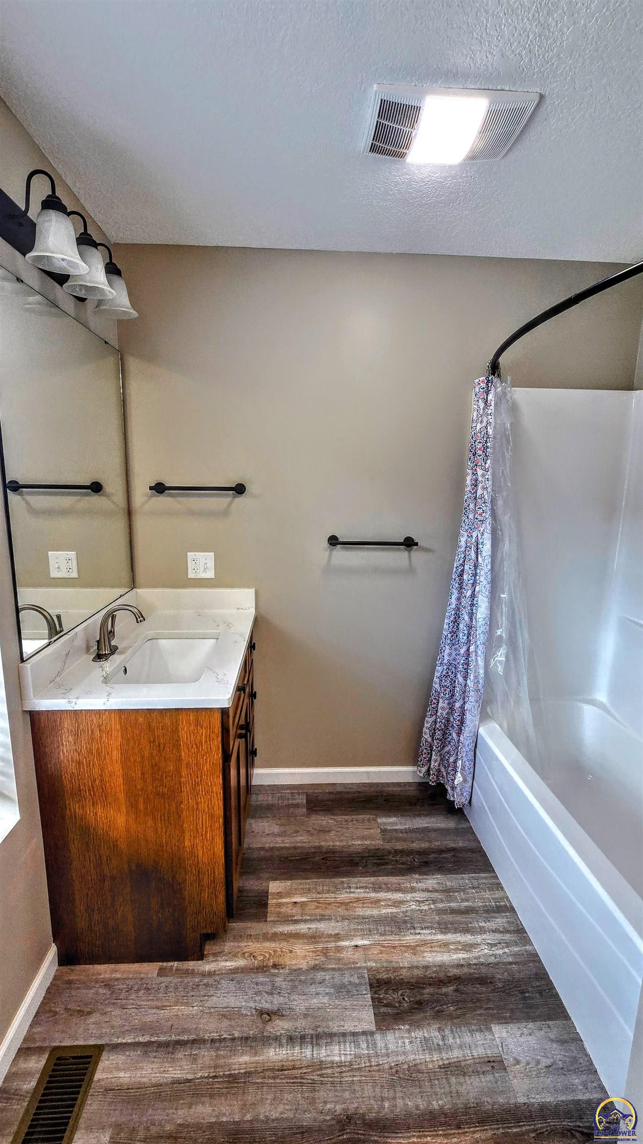 3650 Northeast Applewood Drive Topeka, KS 66617 - Photo 14 of 18 Secondary Bathroom