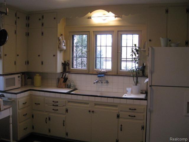 20040 Canterbury Road Detroit, MI 48221 - Photo 4 of 15 mels pics 005 (Small) (3)