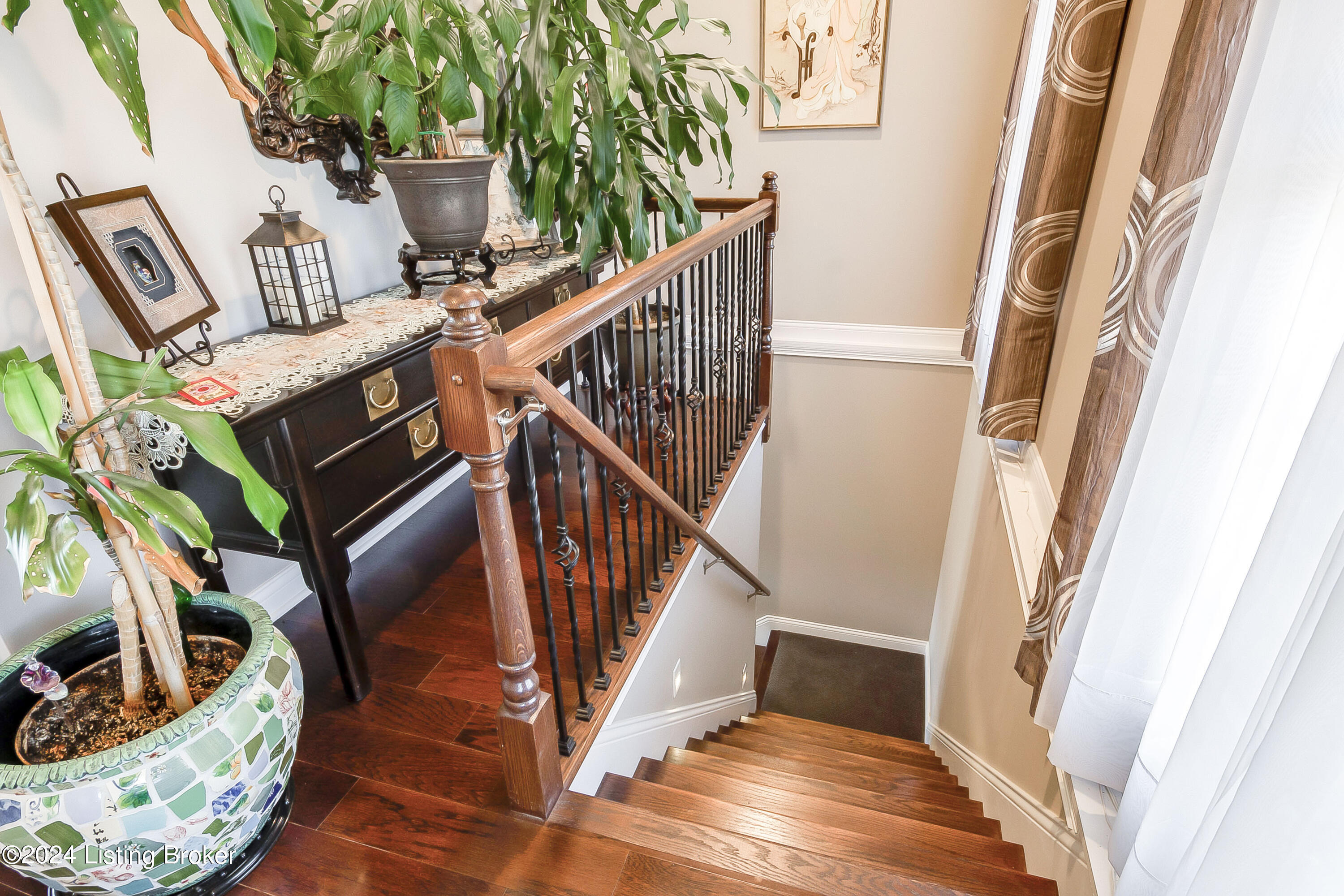 4930 Zoneton Road Shepherdsville, KY 40165 - Photo 18 of 31 Staircase to LL