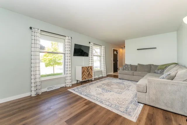 $279,900 | 212 South Hillcrest Street, Greenville, MI 48838