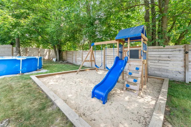 $279,900 | 212 South Hillcrest Street, Greenville, MI 48838