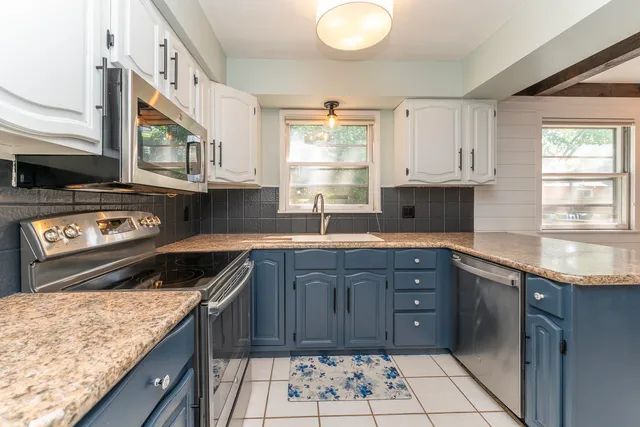 $279,900 | 212 South Hillcrest Street, Greenville, MI 48838