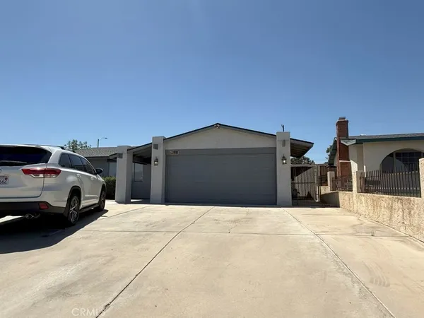 $2,400 | 936 Pinion Drive, Barstow, CA 92311