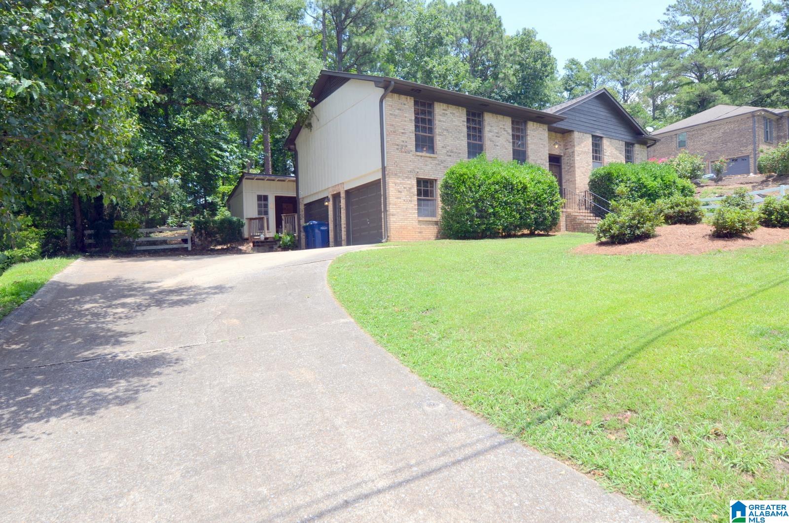 1033 Henry Drive Alabaster, AL 35007 - Photo 4 of 52