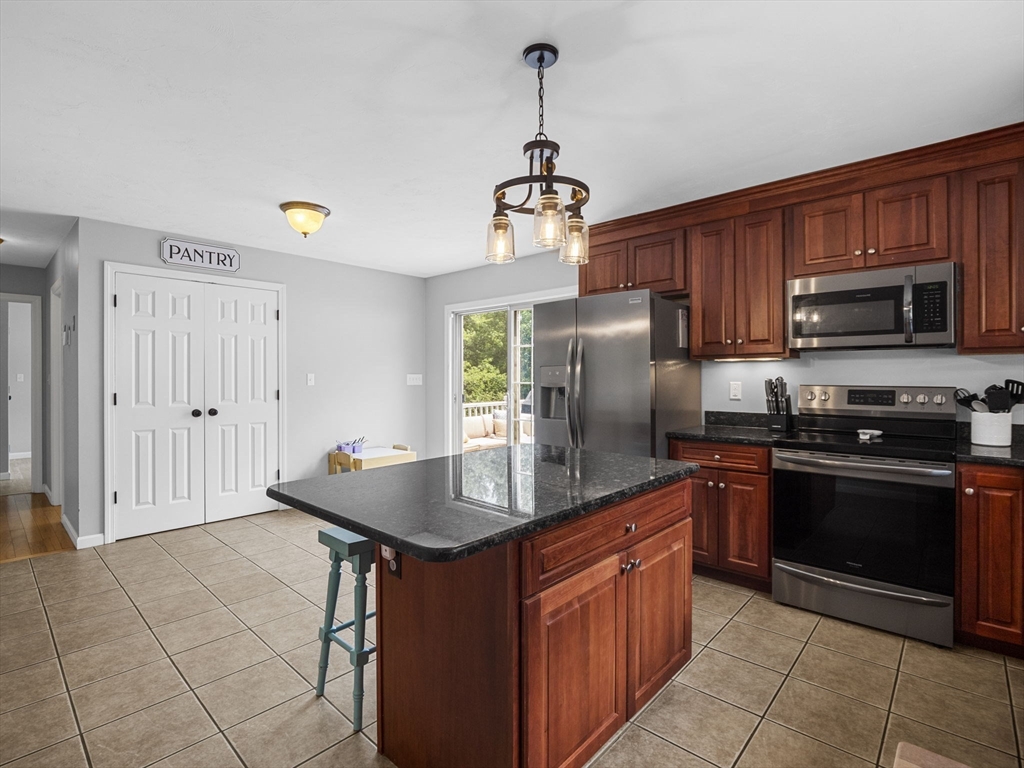 109 Smithville Road Spencer, MA 01562 - Photo 6 of 42 Gallery Image 6