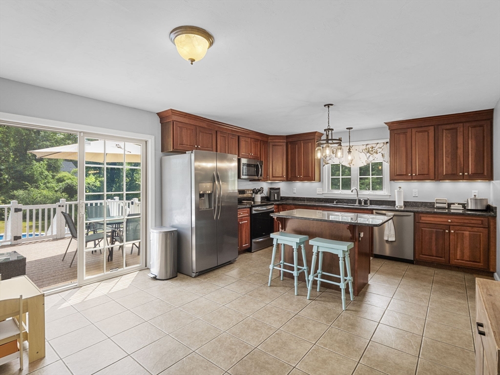 109 Smithville Road Spencer, MA 01562 - Photo 7 of 42 Gallery Image 7