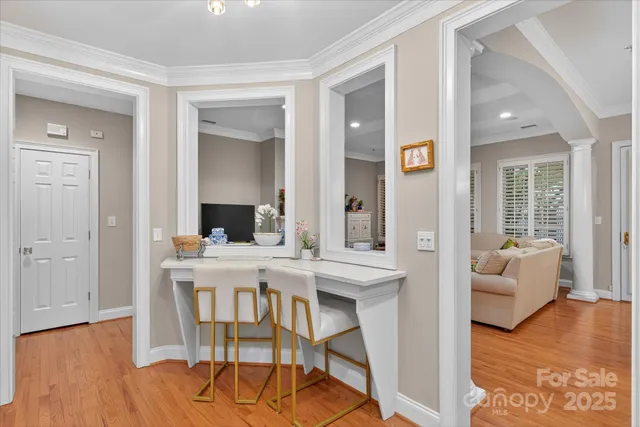 $725,000 | 310 Wendover Heights Circle, Charlotte, NC 28211