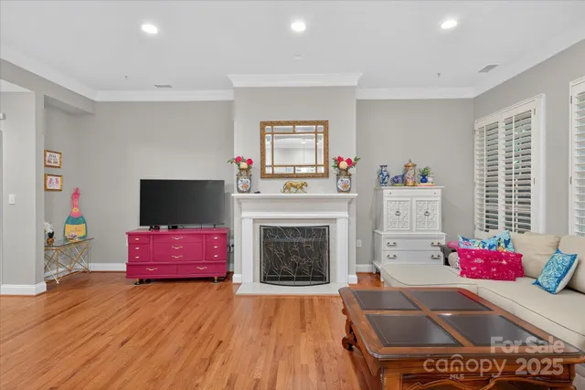 $725,000 | 310 Wendover Heights Circle, Charlotte, NC 28211