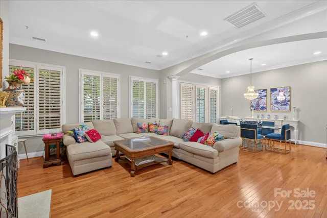 $725,000 | 310 Wendover Heights Circle, Charlotte, NC 28211