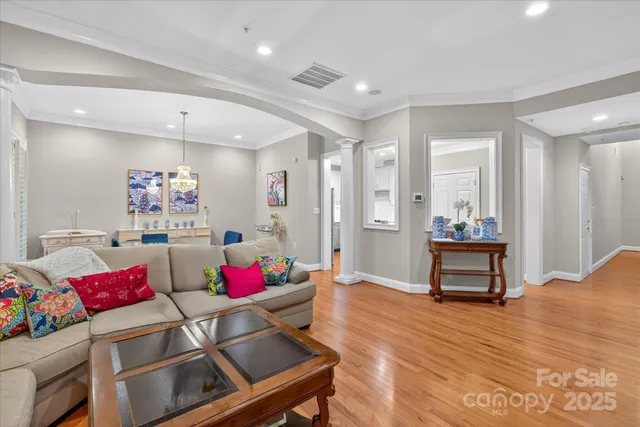 $725,000 | 310 Wendover Heights Circle, Charlotte, NC 28211