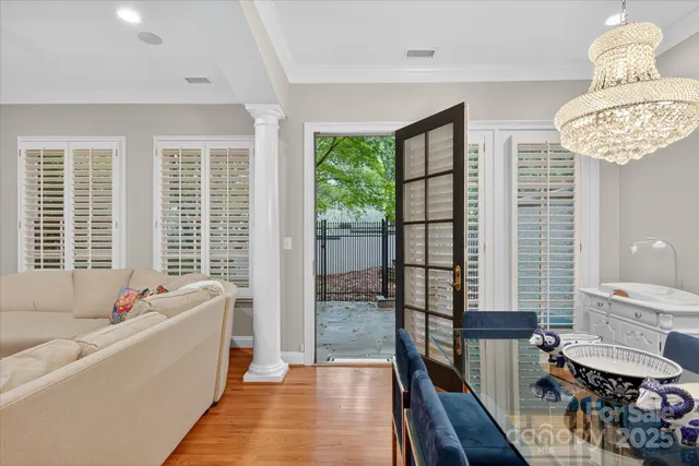 $725,000 | 310 Wendover Heights Circle, Charlotte, NC 28211