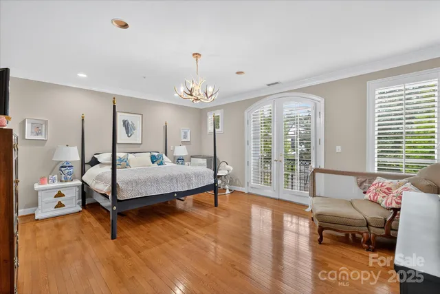 $725,000 | 310 Wendover Heights Circle, Charlotte, NC 28211