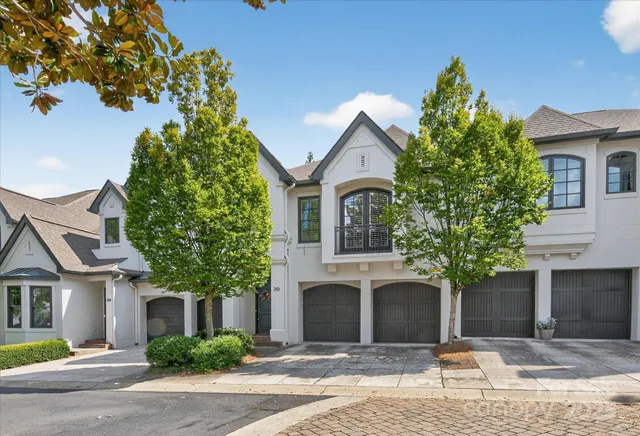$725,000 | 310 Wendover Heights Circle, Charlotte, NC 28211