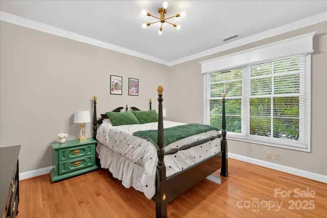 $725,000 | 310 Wendover Heights Circle, Charlotte, NC 28211