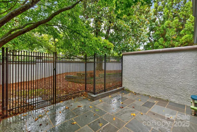 $725,000 | 310 Wendover Heights Circle, Charlotte, NC 28211