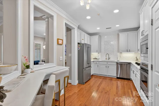 $725,000 | 310 Wendover Heights Circle, Charlotte, NC 28211