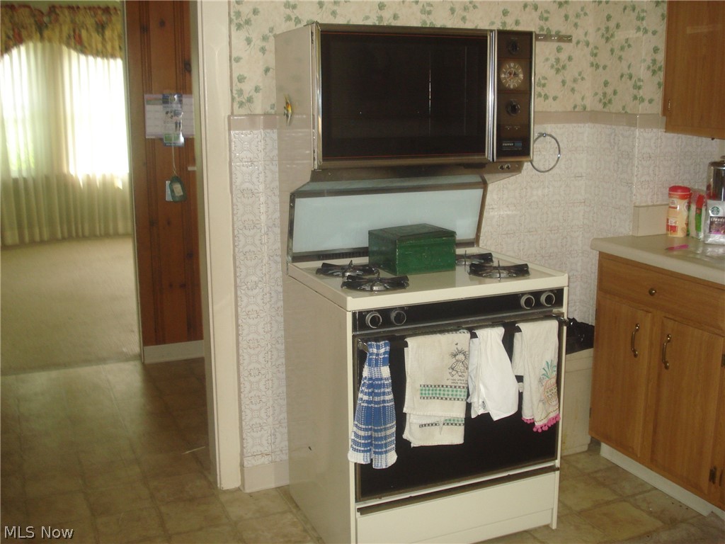 3919 Northampton Road Cleveland Heights, OH 44121 - Photo 6 of 23