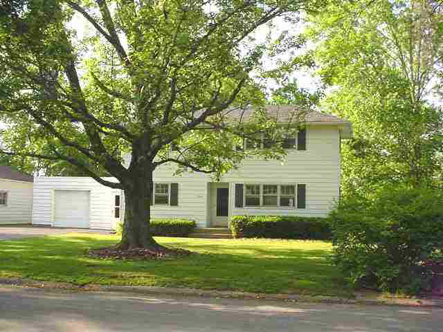 3304 West Torquay Road Muncie, IN 47304 - Photo 1 of 9
