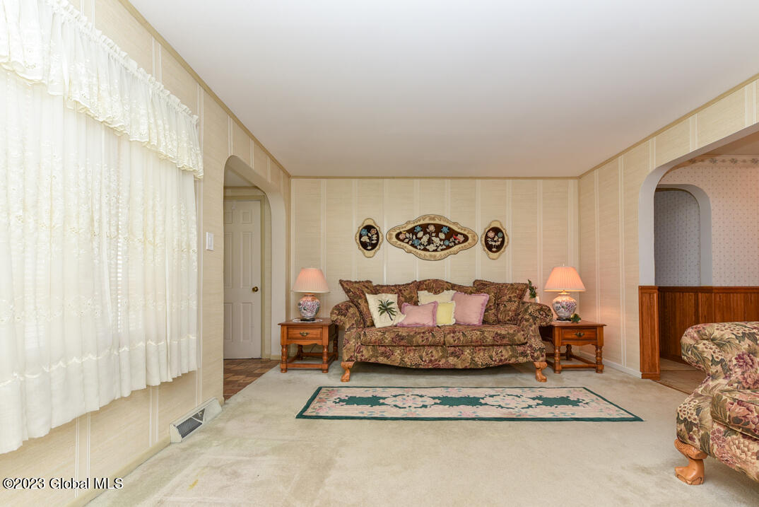1101 Fort Hunter Road Rotterdam, NY 12303 - Photo 11 of 33 DSC_2198