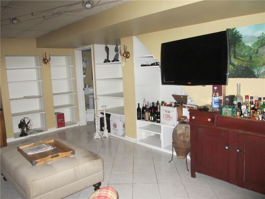 1712 Arlington Road Pittsburgh, PA 15235 - Photo 15 of 25 Gallery Image 15